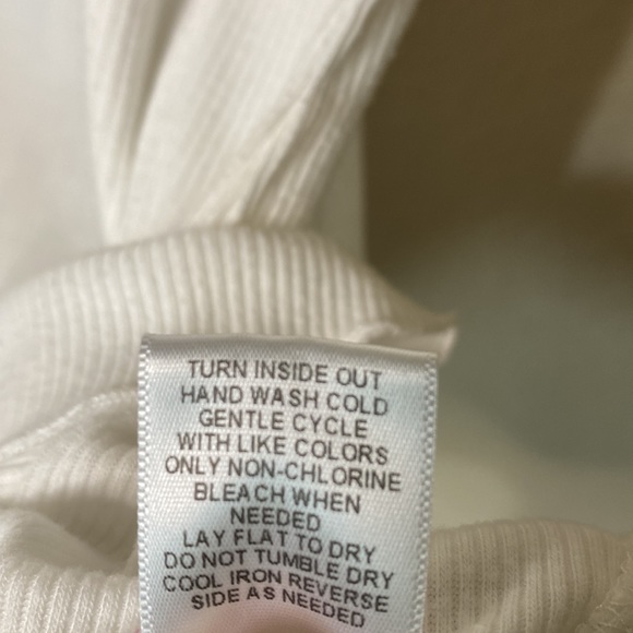 Modcloth Flutter Lettuce Hem Ribbed V-Neck White Shirt 2X - Picture 7 of 12